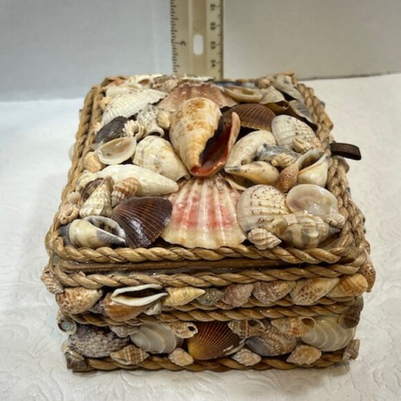 VTG Nautical Coastal Shell Encrusted Trinket, Jewelry Box, Sailor Valentine Box - Picture 10 of 10